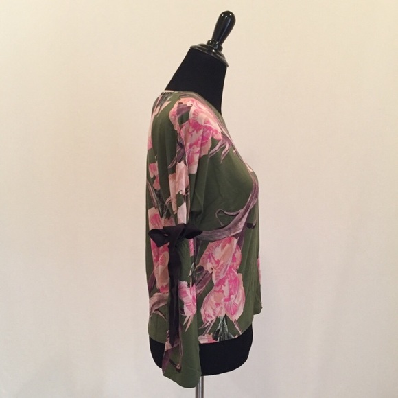 Topshop Floral Tie Sleeve Top - Picture 2 of 7